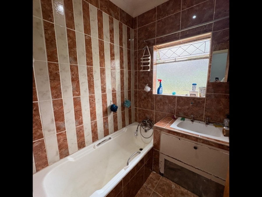 4 Bedroom Property for Sale in Flamwood North West